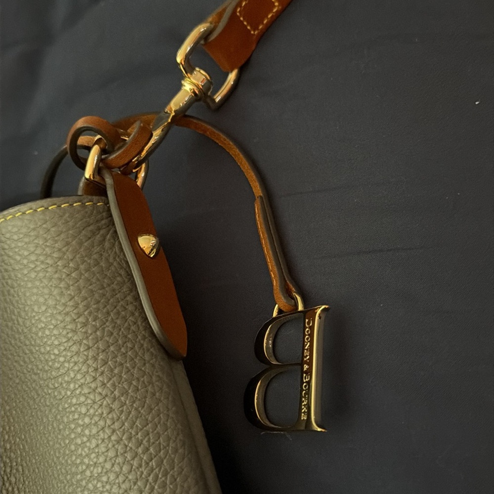 Dooney & Bourk gray bag in excellent condition - Picture 7 of 7